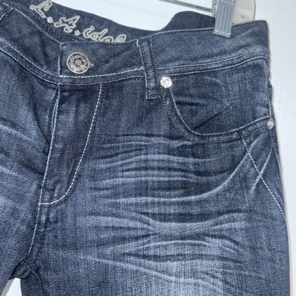 L.A. Idol Womens Distressed Dark Wash Denim Capri Jeans Size 9 Cotton/Spandex - Picture 5 of 10